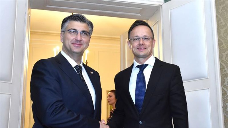 Plenković i Szijjártó o političkoj i gospodarskoj suradnji Hrvatske i Mađarske